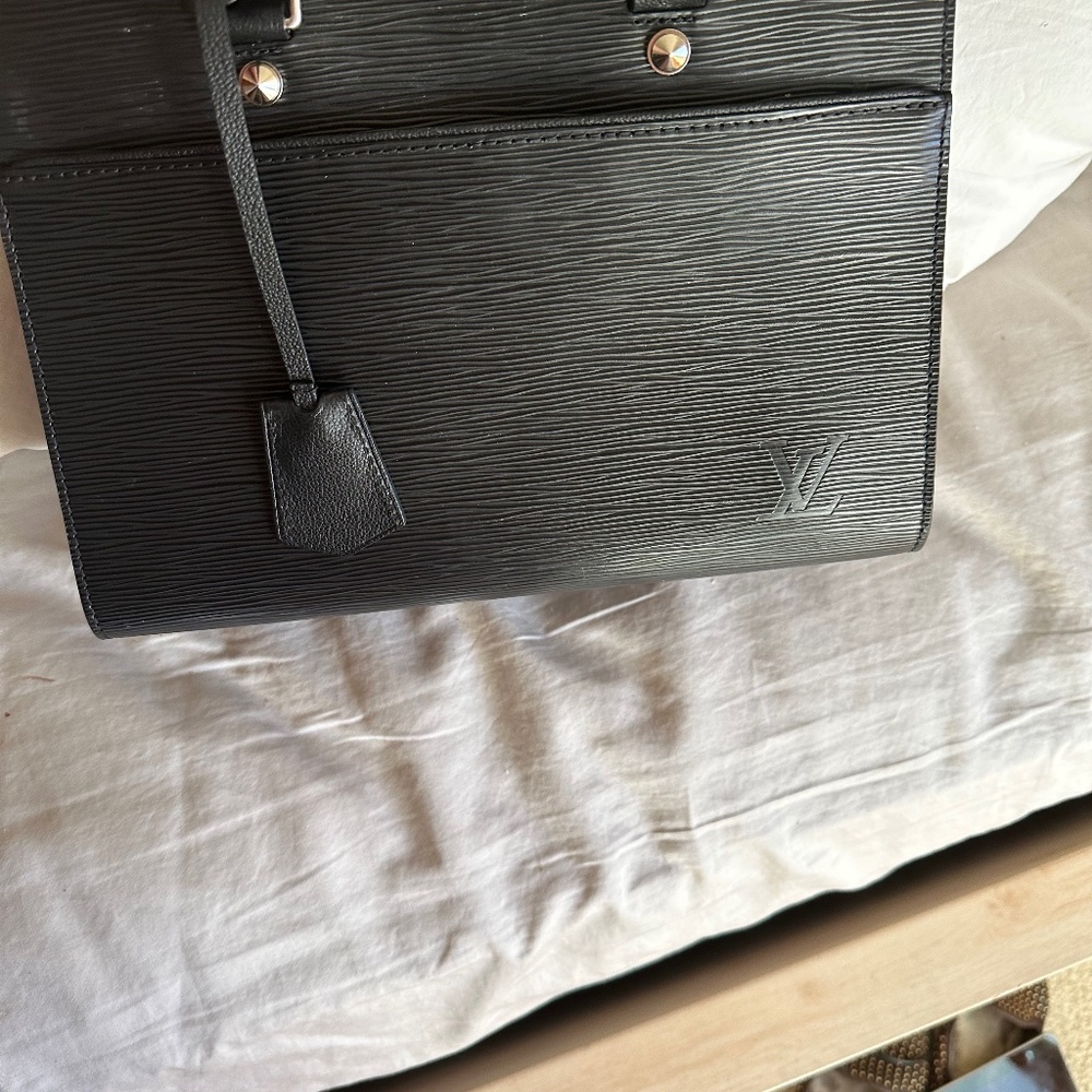 Louis Vitton handbag